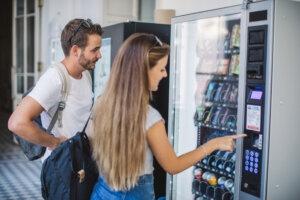 Zalety sprzedaży za pomocą automatów vendingowych